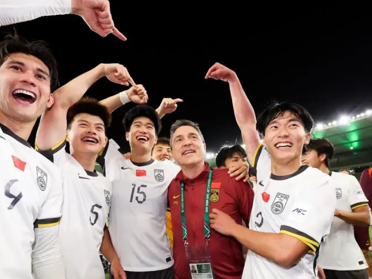 开云体育在线登入-44岁前国脚：我看U23国足踢球心里发慌，安东尼奥防守不如沈祥福