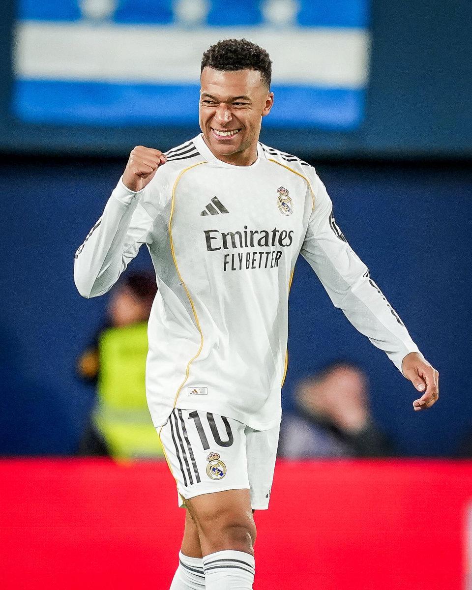 开云体育在线入口-豪门悲喜夜！皇马2-0登顶，姆巴佩双响！利物浦2-3掉队，曼城2-0